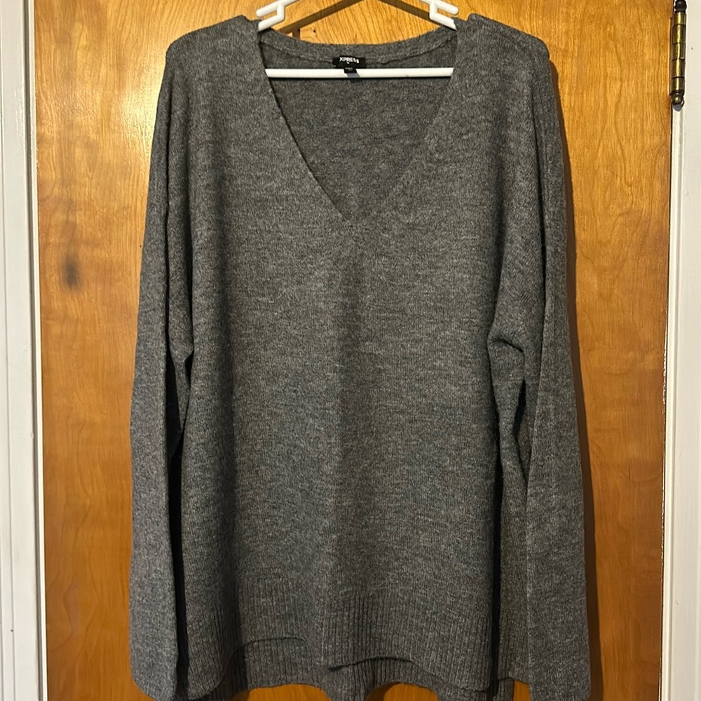 V neck sweater